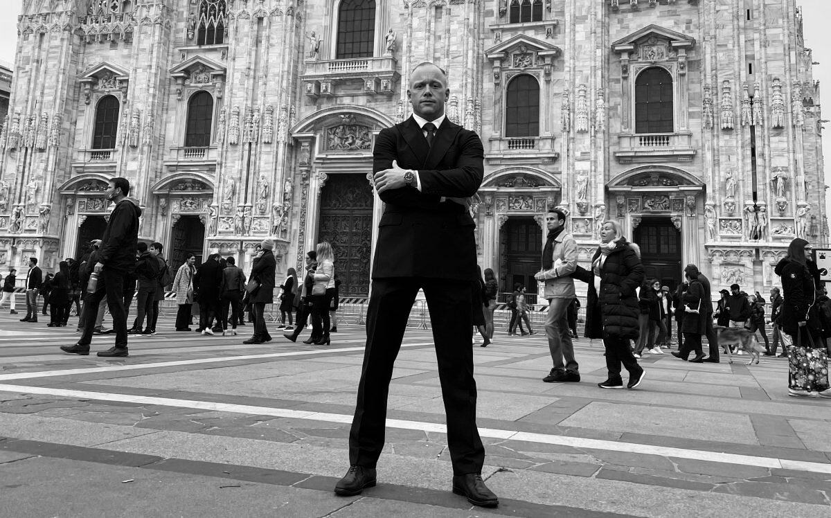 Niklas Lindahl in front of the Duomo di Milano